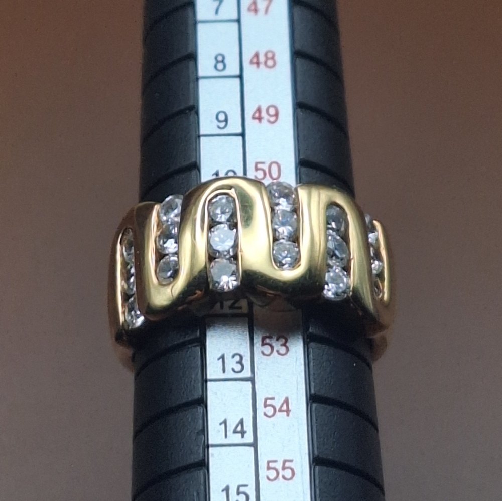 Retro 18K Gold-Plated Wave Ring with Sparkling CZ Accents – Size 6 - Picture 2 of 8